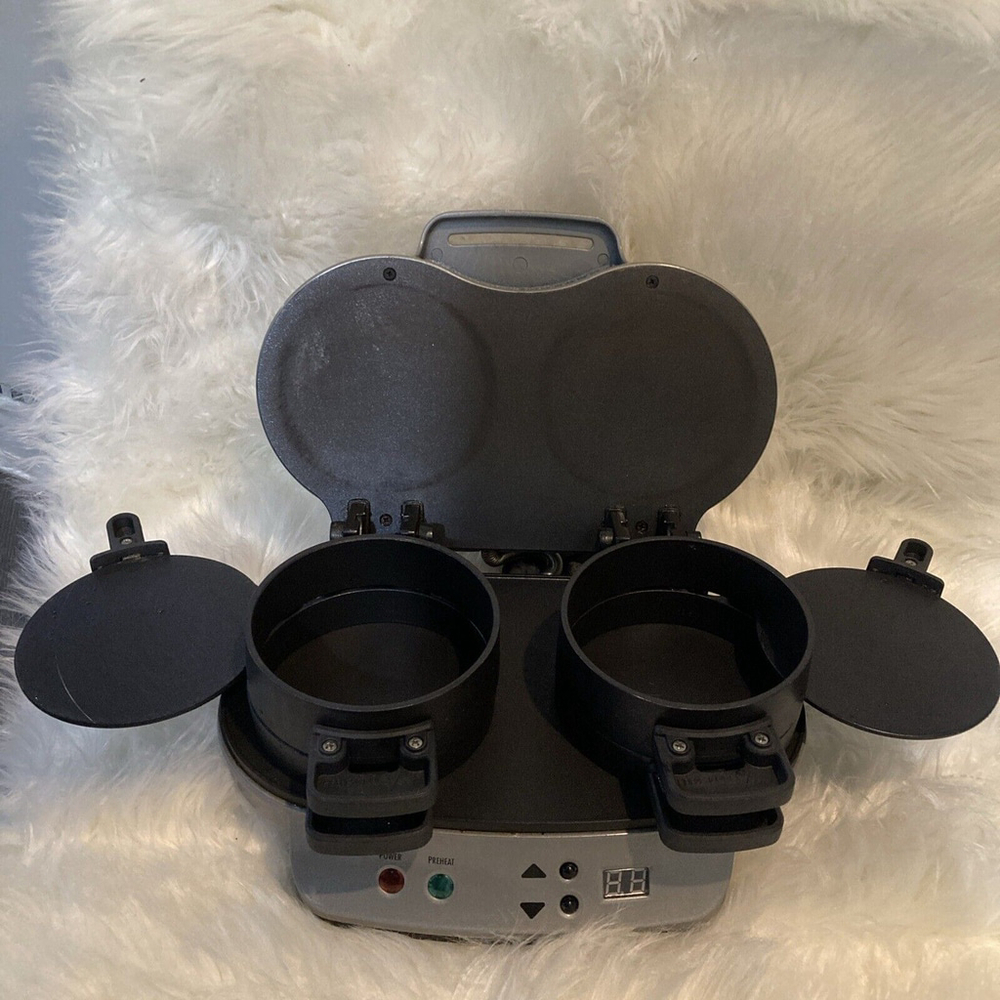 Hamilton Beach Dual Non Stick Breakfast Sandwich Maker Model 25490A Type ST30 !!